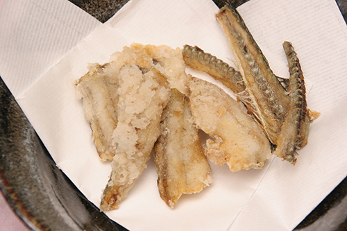 ダツの唐揚げ